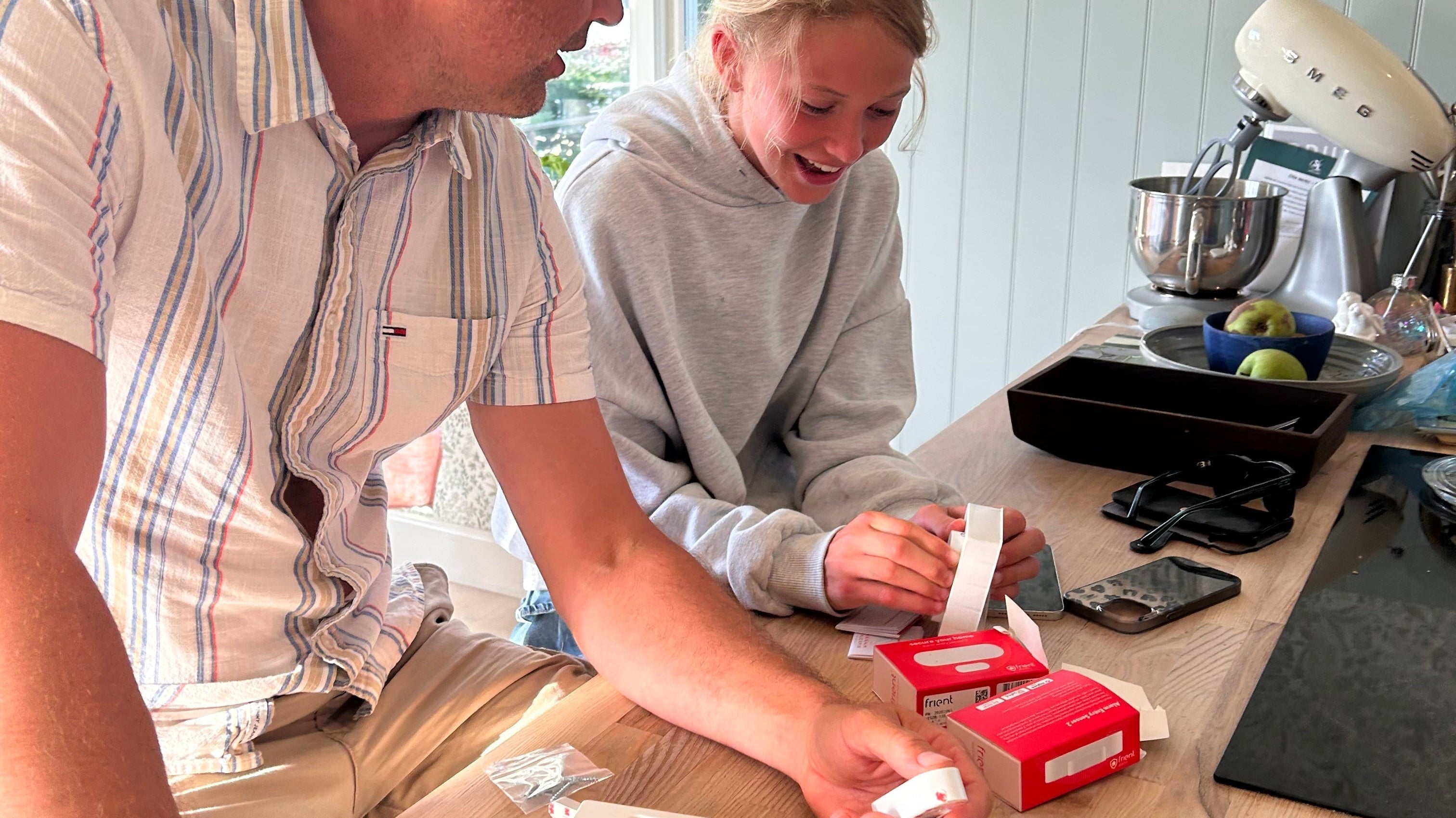 Packar upp Larmifys utrustning